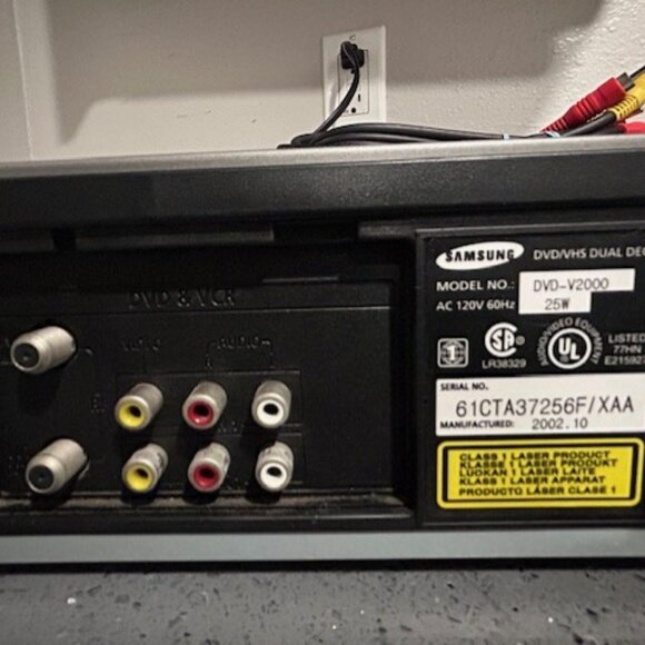 Samsung DVD/VHS Dual Deck DVD-V2000 4 Head Hi-Fi Stereo Dolby Digital. No Remote - Picture 7 of 9